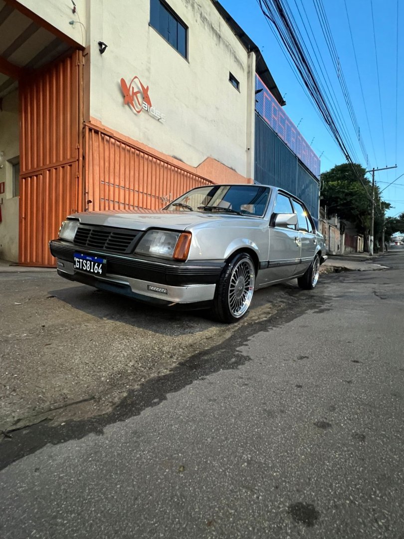 Foto do veículo Chevrolet Monza 4